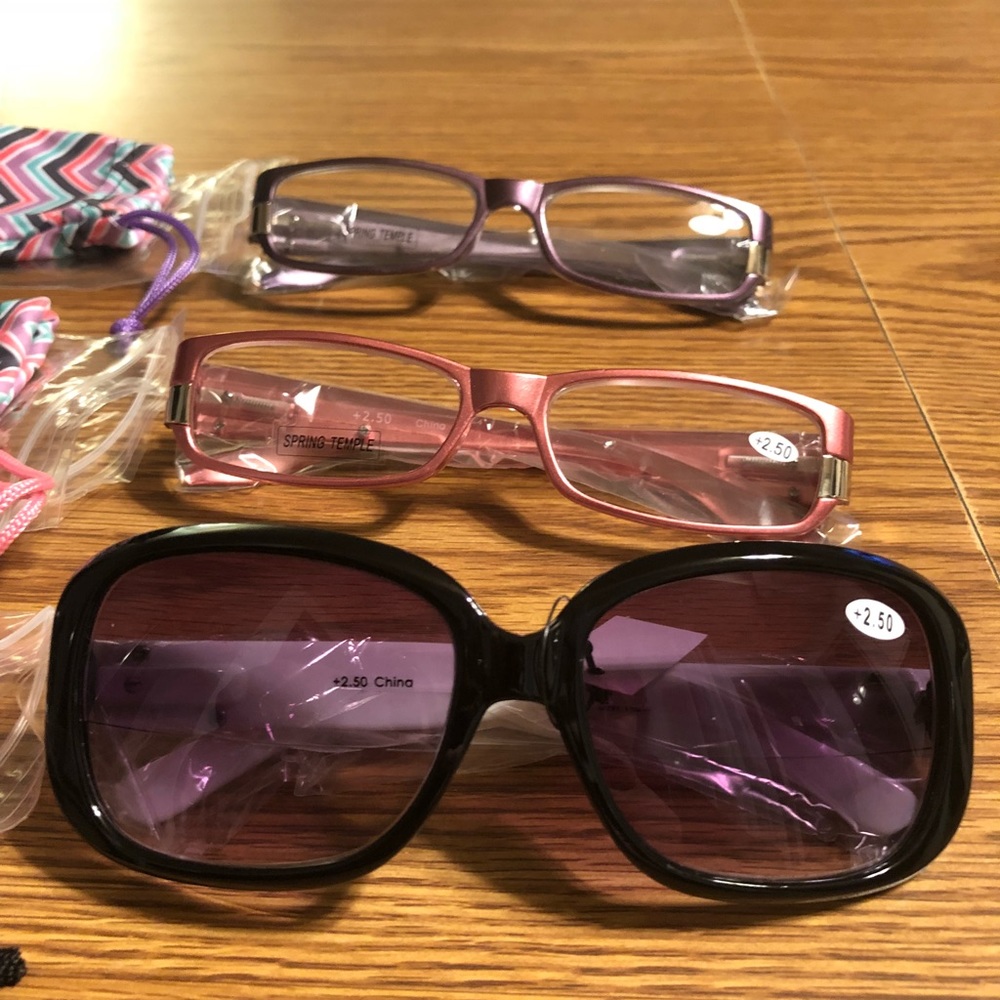 Brand New 3 Joy Mangano Readers 2.5